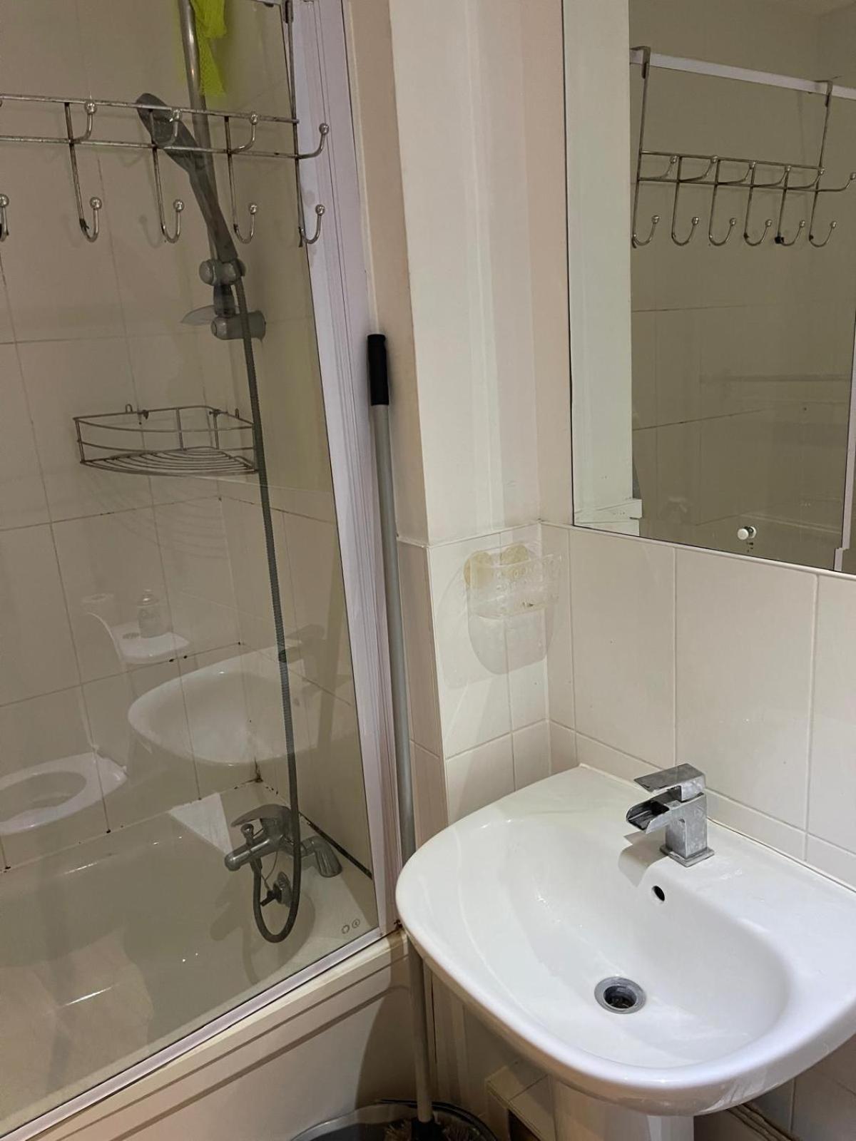 Gasthof En-suite Cozy Double Bedroom London