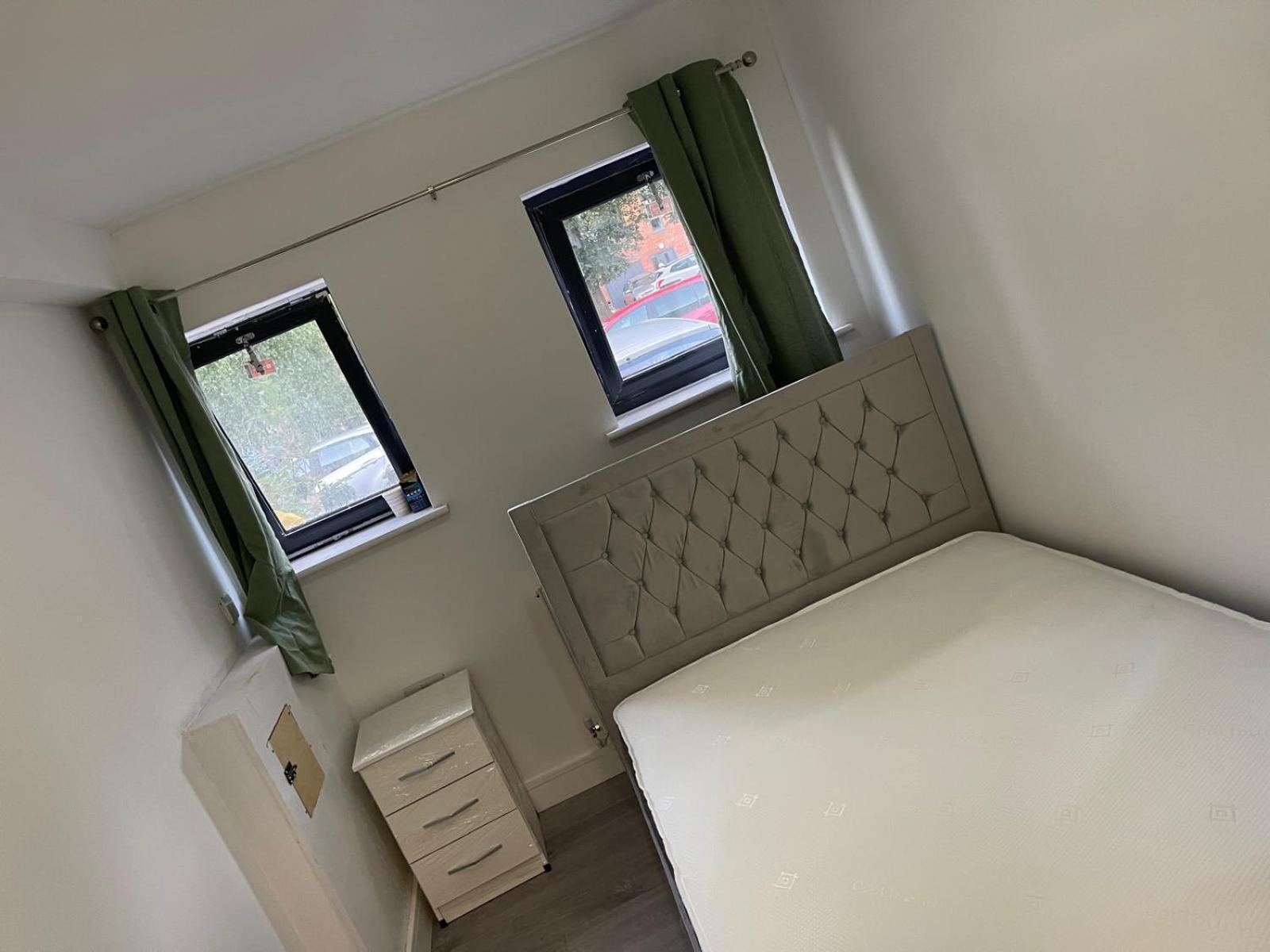 En-suite Cozy Double Bedroom * Londra