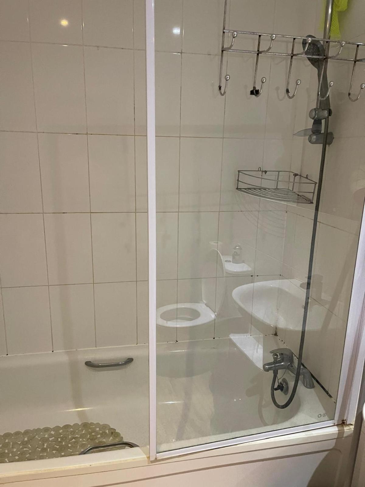 En-suite Cozy Double Bedroom Affittacamere *